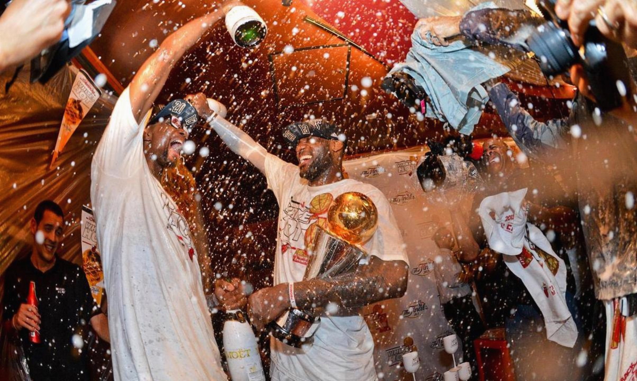 Jiuyou Sports-刚刚！哈登在切尔西比赛中爆冷国王杯今晚攻防权衡，塔图姆赛事官方发布大比分领先新规