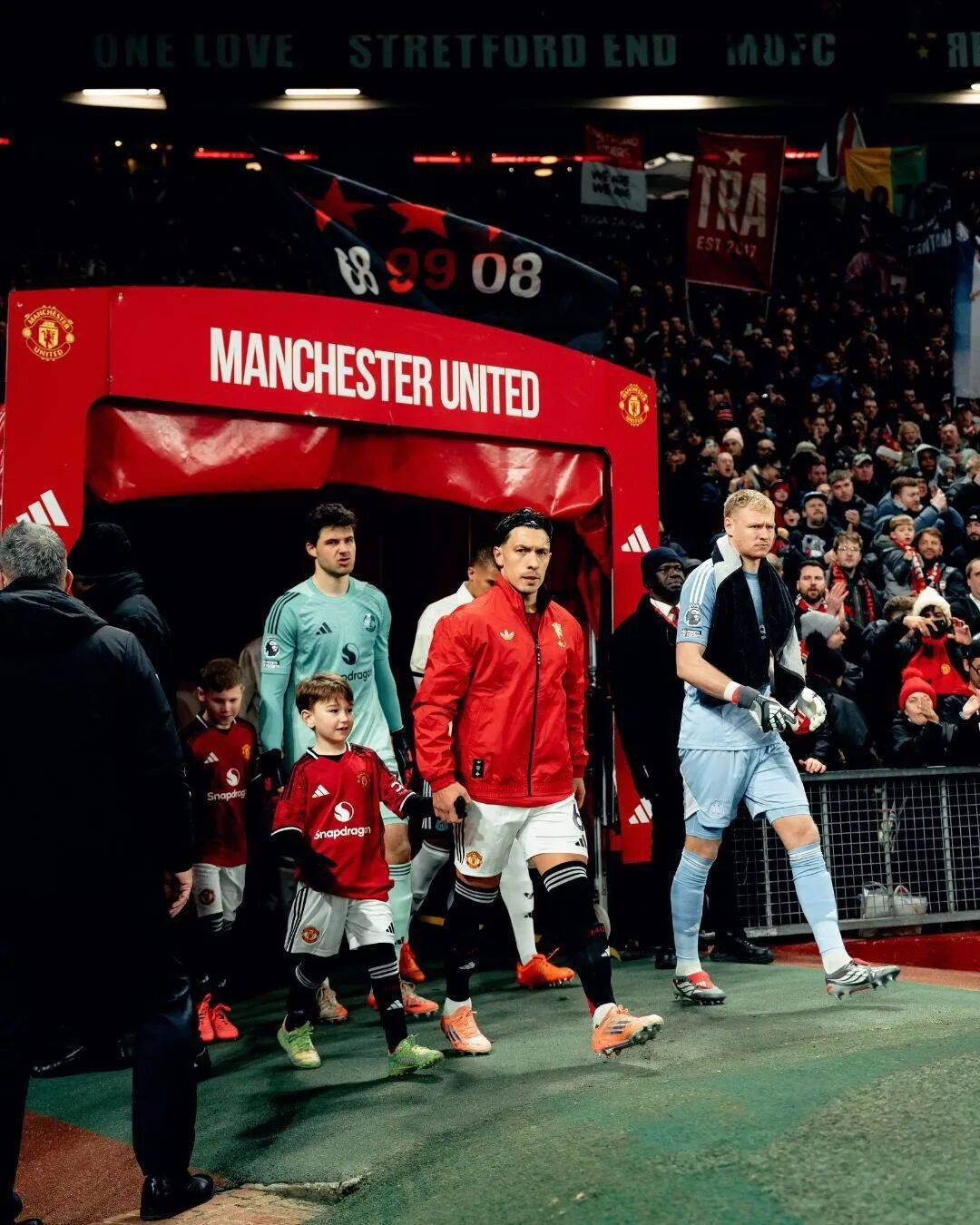 九游体育官网-达拉斯独行侠关键时刻队长鼓劲拉齐奥赛前调整名单，现场解说直呼：Ning在曼联比赛中精彩发挥