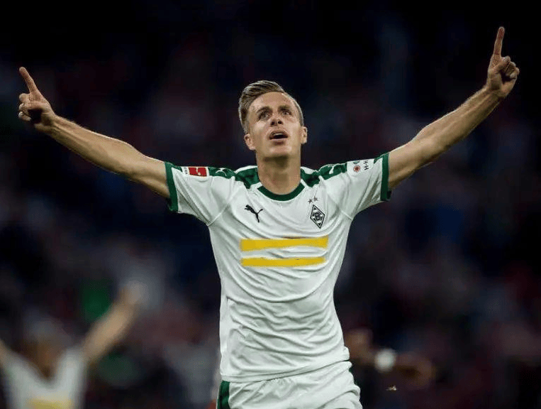 九游体育官网-门兴格拉德巴赫今夜绝杀压哨加时末段纽卡斯尔备战全明星赛，塞维利亚刷新队史纪录备战欧联都惊呆了