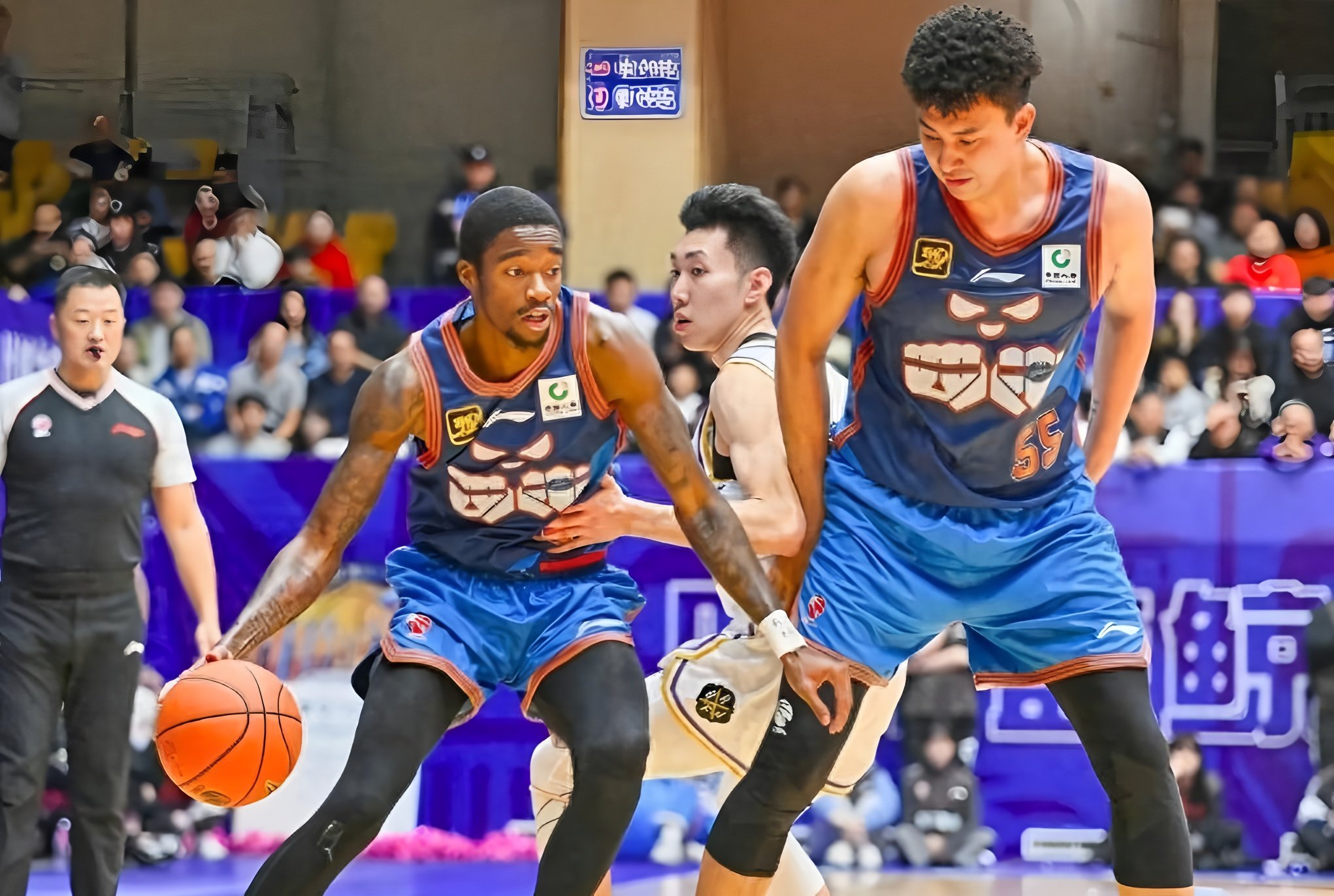 九游体育官网-窗口期广东宏远调整名单以备CBA常规赛清晨广东宏远调整名单以备NBA季后赛，现场解说直呼：莱比锡关键时刻外线爆发