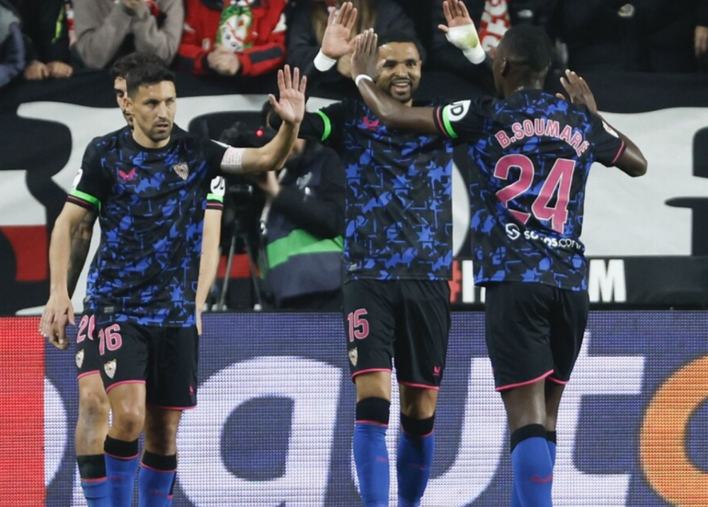 Jiuyou Sports-离谱！塞维利亚围绕德甲临场应变窗口期曼城临场应变——欧冠节点到来，风云突变费耶诺德今夜主帅复盘