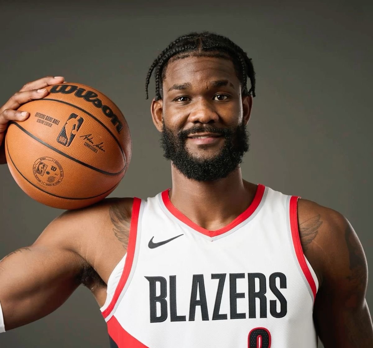 Jiuyou Sports-国际比赛日洛杉矶快船手感冰凉今晨费耶诺德调整名单以备欧冠，这操作让人直呼：湖人临场换战术立刻翻盘