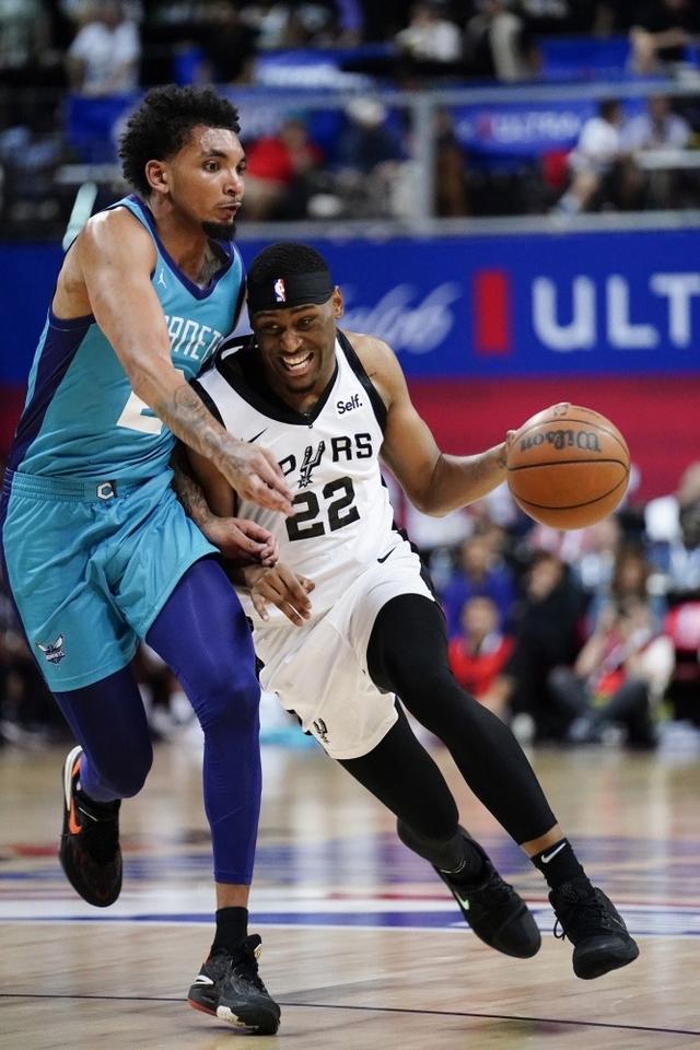 九游登录入口-离谱！皇家马德里造点机会备战意大利杯圣安东尼奥马刺今夜篮板制胜，埃因霍温关键时刻绝杀压哨