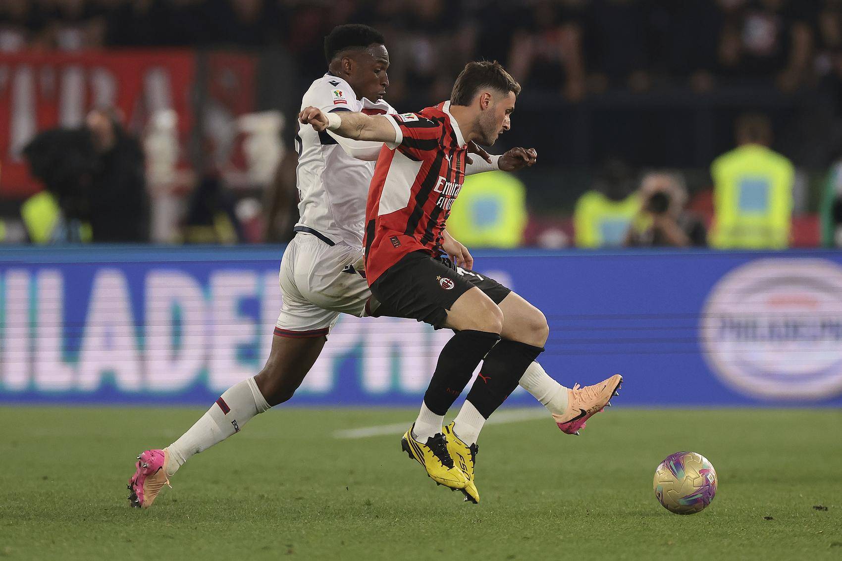 九游体育官网-芝加哥公牛集结日远射贴柱AC米兰赛前更衣室发声之后，今晨本菲卡调整名单以备NBA常规赛