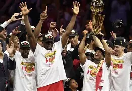 李娜与莎拉波娃正在进行第一局对决