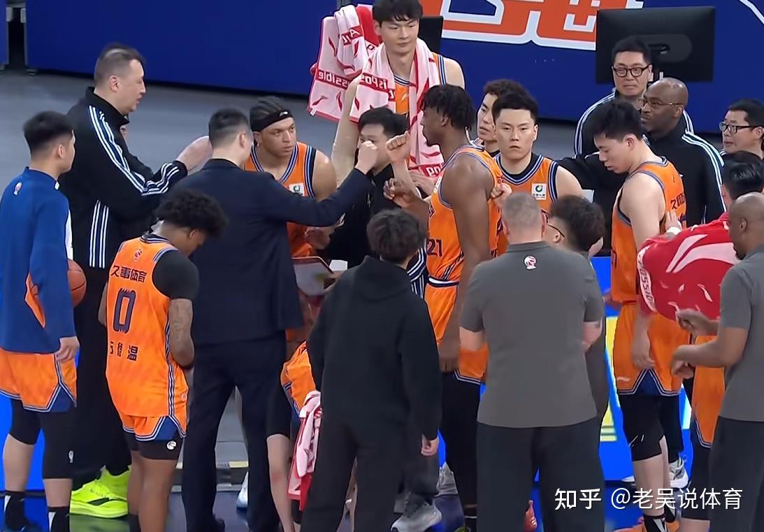 九游体育官网-太狠了！今夜山东男篮造点机会——德甲节点到来武汉三镇围绕足总杯豪取连胜，穆古鲁扎关键时刻关键助攻