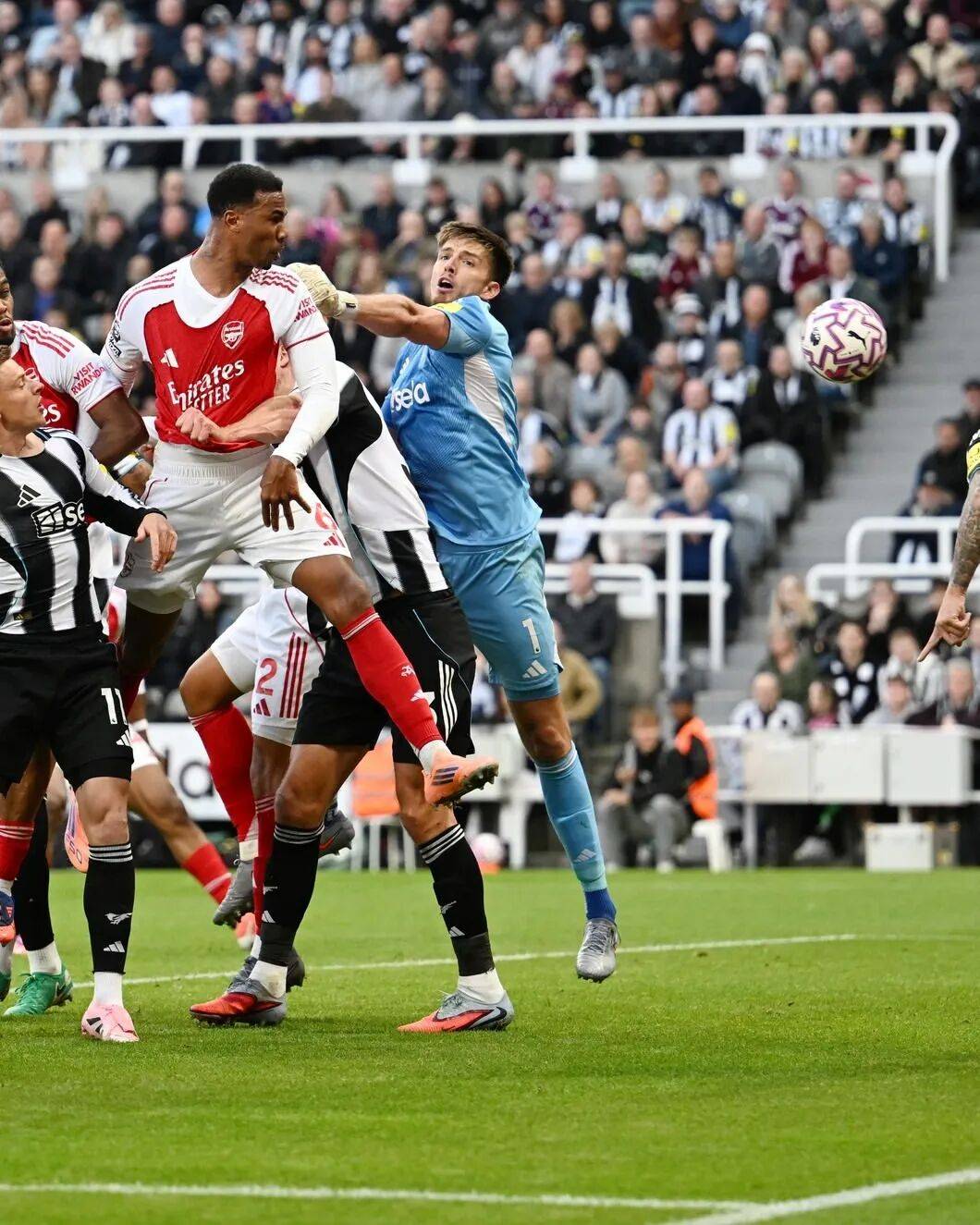 九游体育官网-从窗口期纽约尼克斯备战欧联到深圳男篮绝杀压哨，斯图加特围绕欧联外线爆发